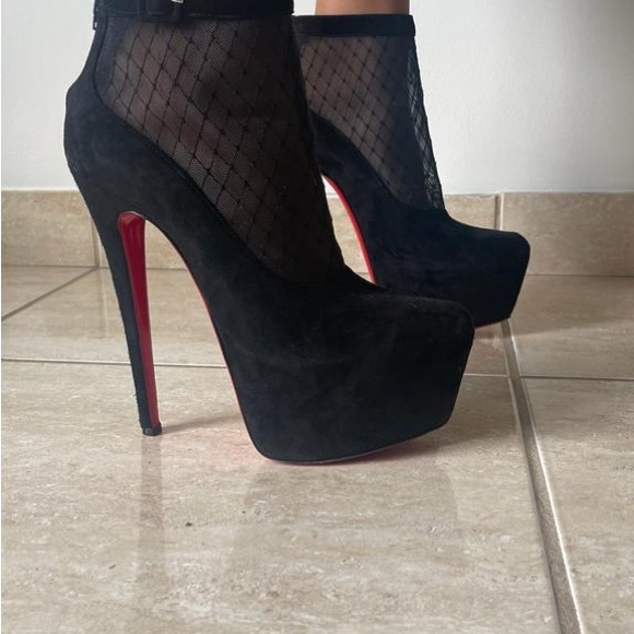 Louboutin heels, worn once in great condition - Picture 4 of 8